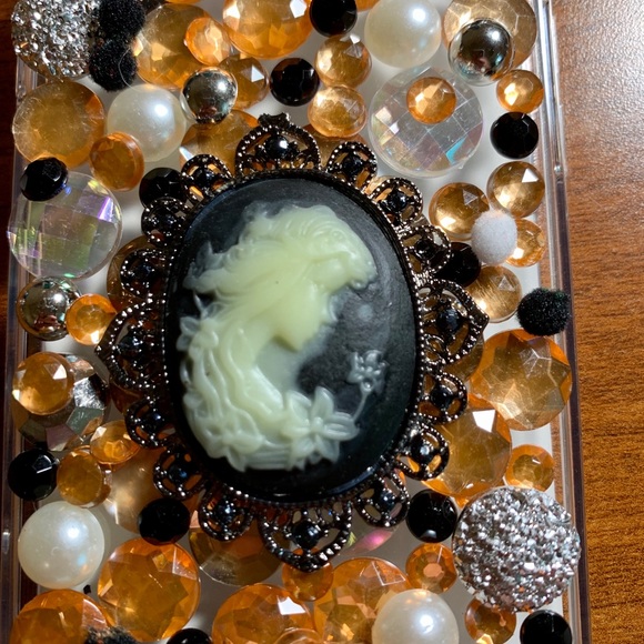 Creepy Cameo Custom Phone Case - Picture 2 of 3
